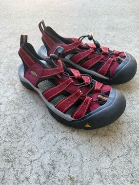 KEEN Newport H2 Sandals Womens 6.5 Waterproof Hiking Sport